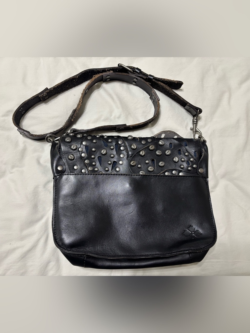 Patricia Nash Black Distressed Leather Studded Crossbody Saddle Bag w/Dust Cover - Picture 4 of 11